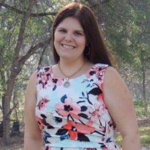 Meet your Posher, Danielle!